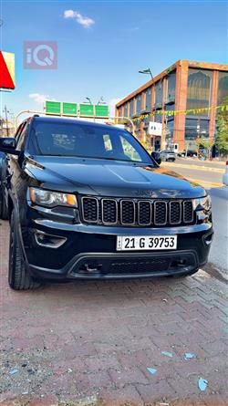 جیپ گراند شیرۆکی